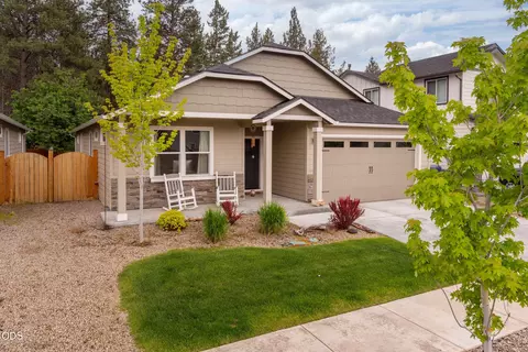 20417 SE Senden Ln, Bend, OR 97702