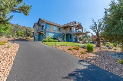10792 Ironstone Ct, Redmond, OR 97756