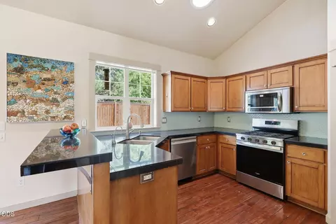 Kitchen - 61172 Hilmer Creek Dr, Bend, OR 97702 photo 1 of 2