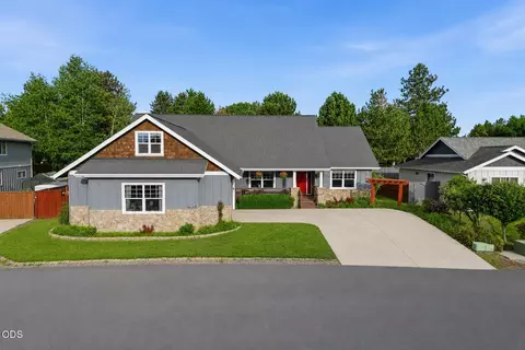 Exterior - 61172 Hilmer Creek Dr, Bend, OR 97702 photo 2 of 7