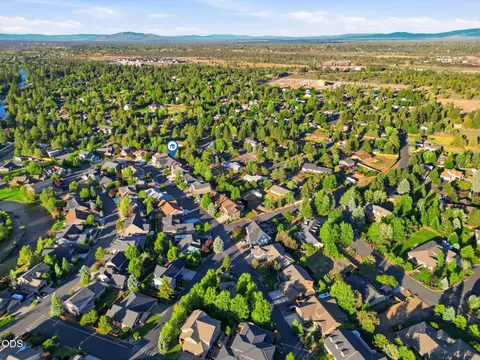 View/Area - 61172 Hilmer Creek Dr, Bend, OR 97702 photo 6 of 7