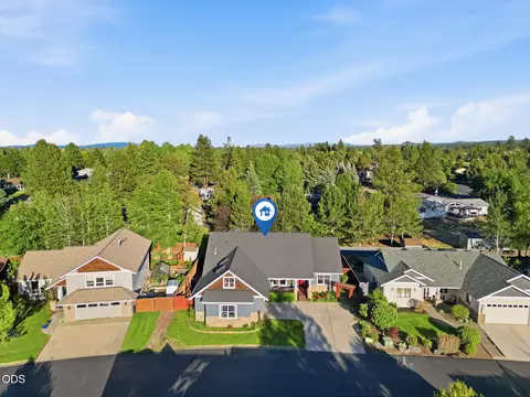 View/Area - 61172 Hilmer Creek Dr, Bend, OR 97702 photo 2 of 7