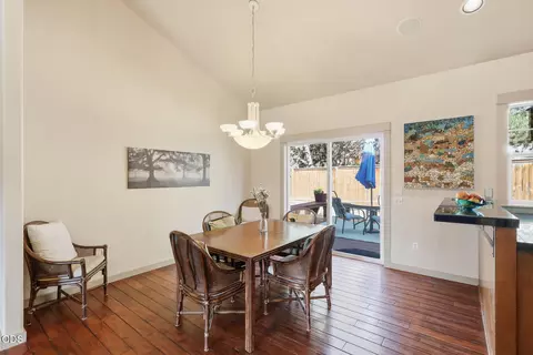 Dining - 61172 Hilmer Creek Dr, Bend, OR 97702 photo 2 of 4