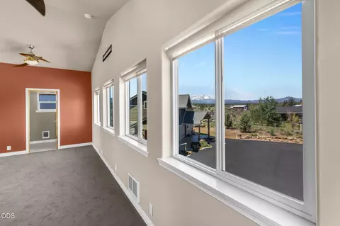 Entry Way - 66967 Lance Rd, Bend, OR 97703 photo 4 of 4