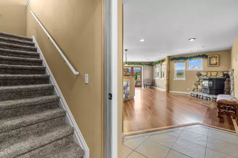 Entry Way - 66967 Lance Rd, Bend, OR 97703 photo 2 of 4