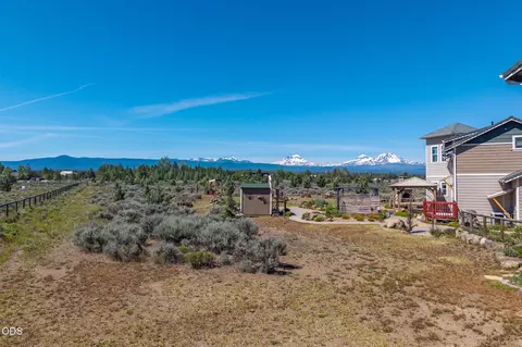 Exterior - 66967 Lance Rd, Bend, OR 97703 photo 8 of 11