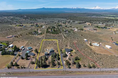 View/Area - 66967 Lance Rd, Bend, OR 97703 photo 4 of 6