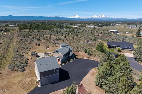 View/Area - 66967 Lance Rd, Bend, OR 97703 photo 1 of 6