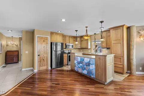 Kitchen - 66967 Lance Rd, Bend, OR 97703 photo 1 of 6