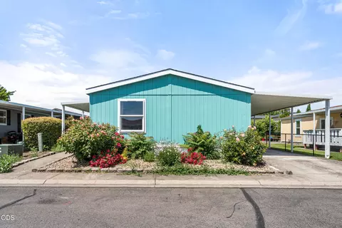 1570 S Peach St #SPC 23, Medford, OR 97501
