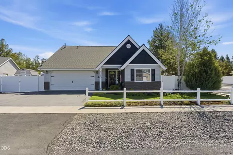 Exterior - 51430 Mac Ct, La Pine, OR 97739 photo 2 of 11