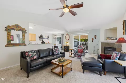 Living - 51430 Mac Ct, La Pine, OR 97739 photo 3 of 4