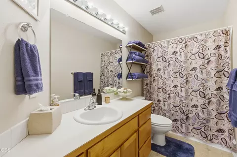 Bath - 51430 Mac Ct, La Pine, OR 97739 photo 2 of 3