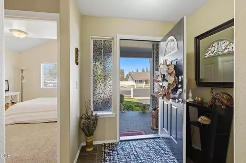 Entry Way - 51430 Mac Ct, La Pine, OR 97739 photo 1 of 3