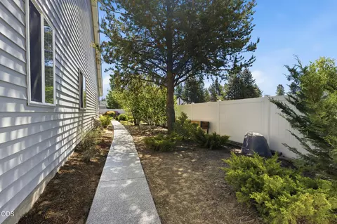 Exterior - 51430 Mac Ct, La Pine, OR 97739 photo 10 of 11