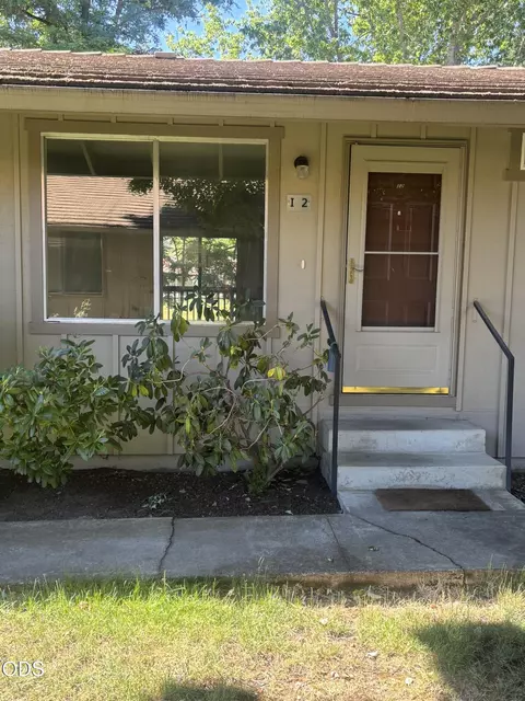 300 Shafer Ln #I-2, Jacksonville, OR 97530