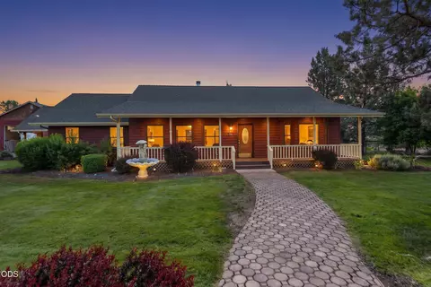 1455 SW Sunset Dr, Madras, OR 97741