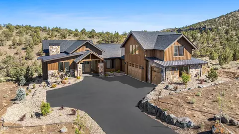16621 SW Pinnacle Ct, Powell Butte, OR 97753