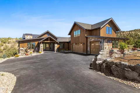 16621 SW Pinnacle Ct, Powell Butte, OR 97753