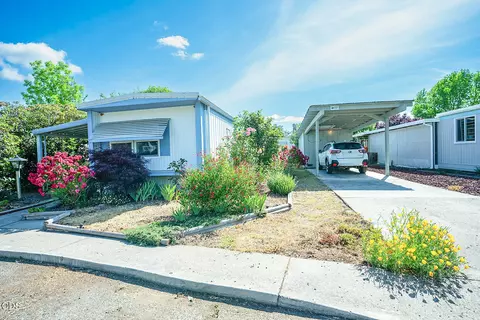 2252 Table Rock Rd #SPC 107, Medford, OR 97501