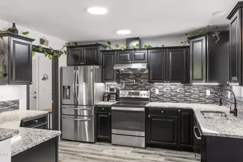 Kitchen - 53770 Boundary Rd, La Pine, OR 97739 photo 1 of 3