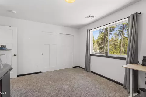 Bedroom - 53770 Boundary Rd, La Pine, OR 97739 photo 6 of 6