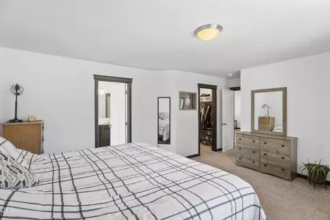 Bedroom - 53770 Boundary Rd, La Pine, OR 97739 photo 1 of 6