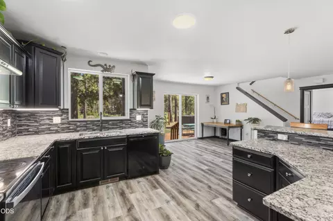 Kitchen - 53770 Boundary Rd, La Pine, OR 97739 photo 3 of 3