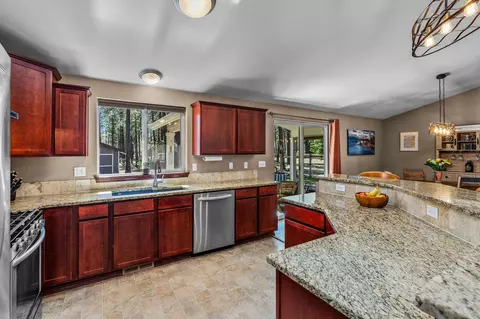 68821 Cache Ct, Sisters, OR 97759 photo 13