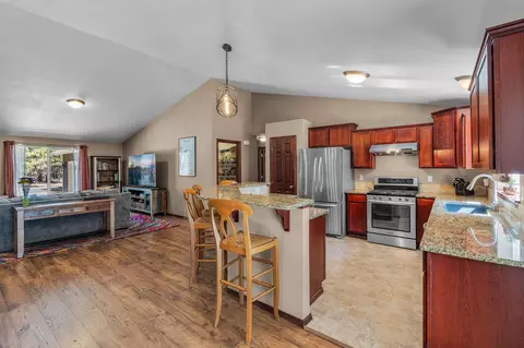 68821 Cache Ct, Sisters, OR 97759 photo 9