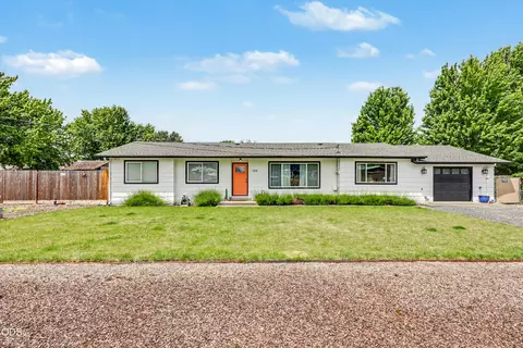 120 Neila Ln, Grants Pass, OR 97527