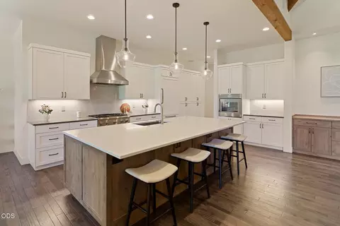 Kitchen - 60255 Sunset View Dr, Bend, OR 97702 photo 2 of 6
