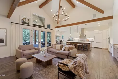 Living - 60255 Sunset View Dr, Bend, OR 97702 photo 4 of 4