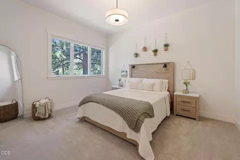 Bedroom - 60255 Sunset View Dr, Bend, OR 97702 photo 5 of 5