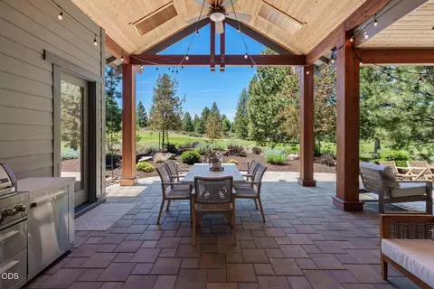 Exterior - 60255 Sunset View Dr, Bend, OR 97702 photo 3 of 6