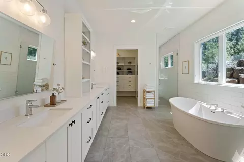 Bath - 60255 Sunset View Dr, Bend, OR 97702 photo 1 of 9