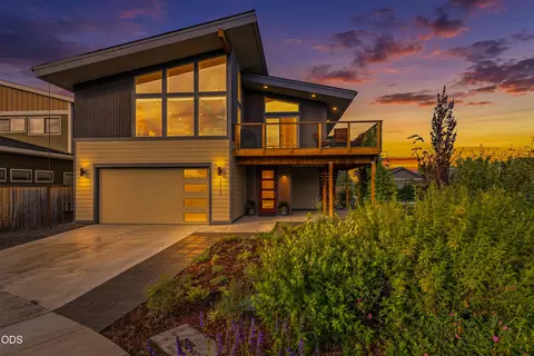 20767 NE Angora Ct, Bend, OR 97701