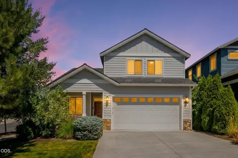20768 NE Horizon Ridge Pl, Bend, OR 97701