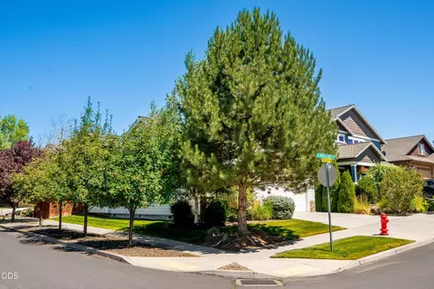 Exterior - 20768 NE Horizon Ridge Pl, Bend, OR 97701 photo 13 of 13