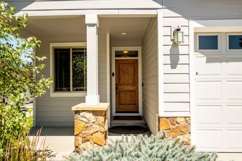 Exterior - 20768 NE Horizon Ridge Pl, Bend, OR 97701 photo 3 of 13