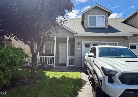 1906 Pebble Way, Medford, OR 97504