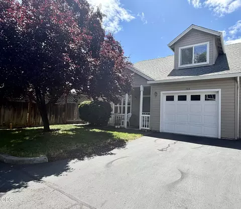1914 Pebble Way, Medford, OR 97504