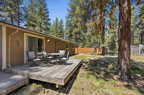 Exterior - 60282 Pawnee Ln, Bend, OR 97702 photo 5 of 12