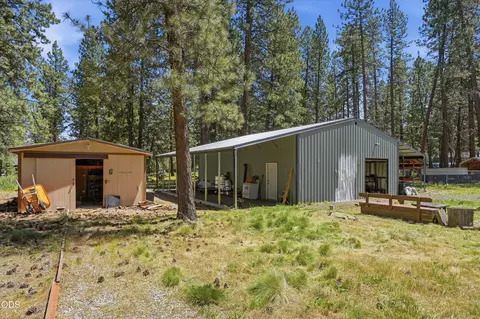 Exterior - 60282 Pawnee Ln, Bend, OR 97702 photo 9 of 12