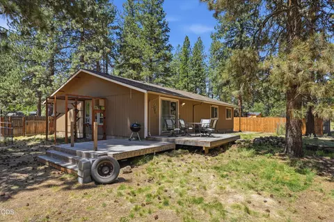 Exterior - 60282 Pawnee Ln, Bend, OR 97702 photo 6 of 12