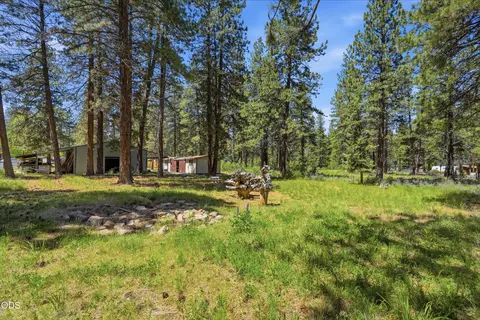 Exterior - 60282 Pawnee Ln, Bend, OR 97702 photo 10 of 12