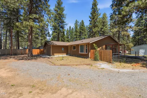 Exterior - 60282 Pawnee Ln, Bend, OR 97702 photo 4 of 12