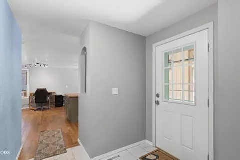 Entry Way - 60282 Pawnee Ln, Bend, OR 97702 photo 1 of 2