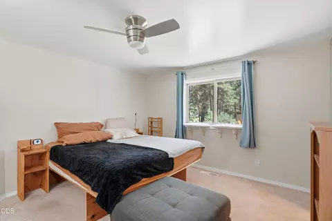 Bedroom - 60282 Pawnee Ln, Bend, OR 97702 photo 2 of 5