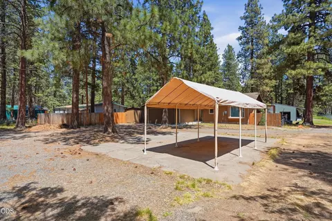 Exterior - 60282 Pawnee Ln, Bend, OR 97702 photo 2 of 12
